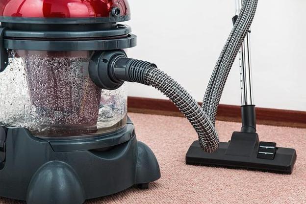 5 Amazing Ways to Clean Your Living Room Carpet