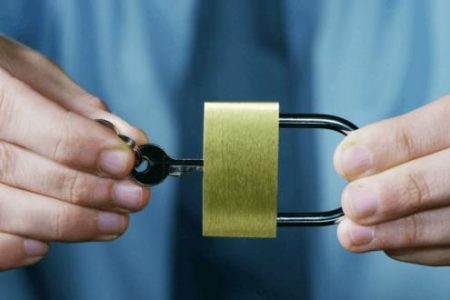 Top 10 Things to Consider before you Hire a Professional Locksmith Service