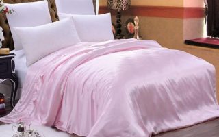 Why Silk Pillowcases Are The Healthiest
